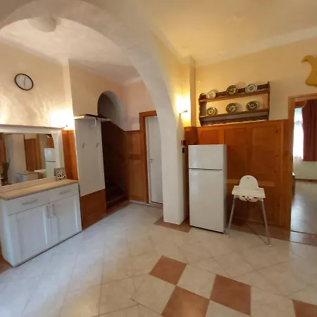 Balatonszemesi Nyaralohaz Holiday home Balatonszemes