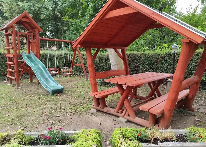 Balatonszemesi Nyaralohaz Dom wakacyjny *