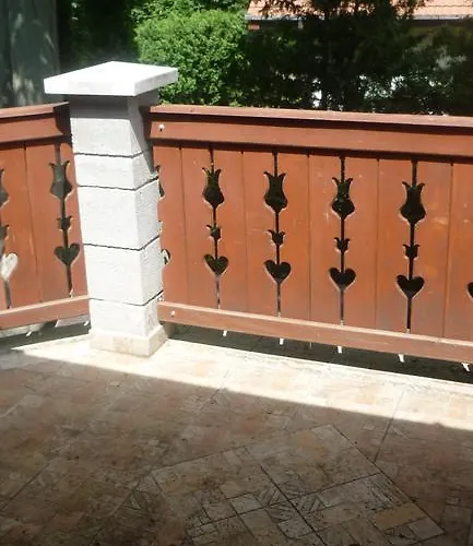 Dom wakacyjny Balatonszemesi Nyaralohaz *